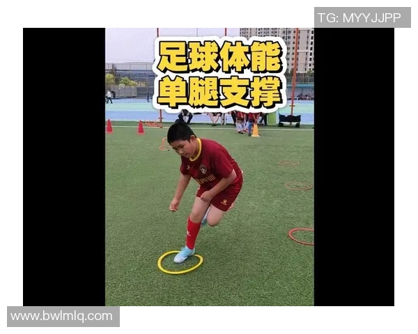足球明星基础训练揭秘提升技能与体能的有效方法与技巧 足球明星基础训练揭秘提升技能与体能的有效方法与技巧