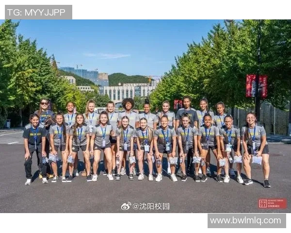 最有氛围的足球明星女孩展现运动魅力与青春活力的完美结合 最有氛围的足球明星女孩展现运动魅力与青春活力的完美结合