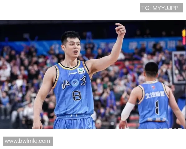 方硕在篮球赛场的精彩表现与未来发展潜力分析